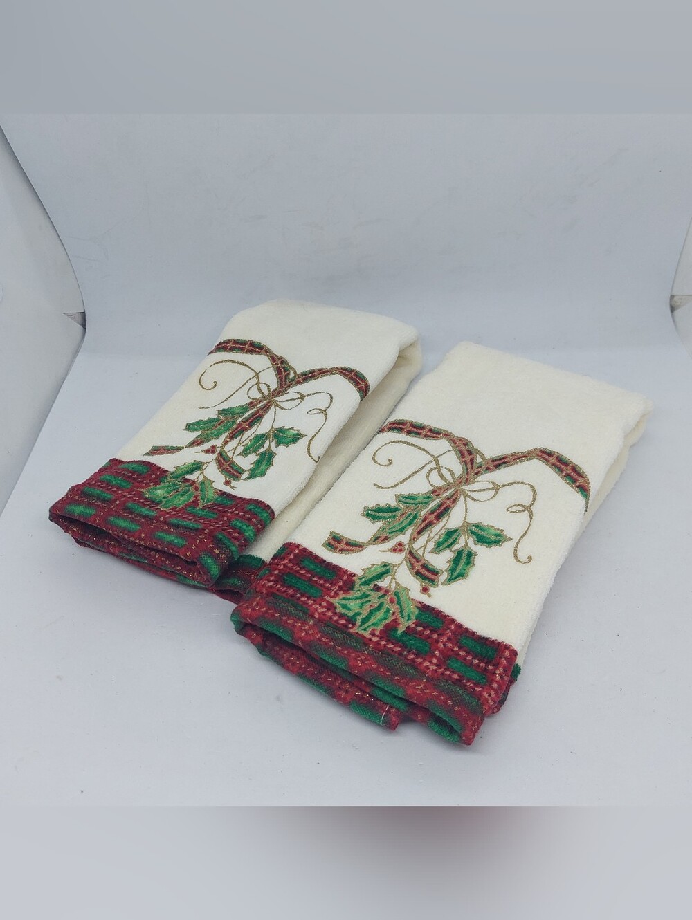 Lenox Holiday Nouveau Christmas Bath Hand Towels Set Of 2 Ivory Red Holiday